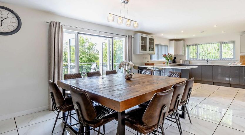 Photo of 5 Bed in Llanynis