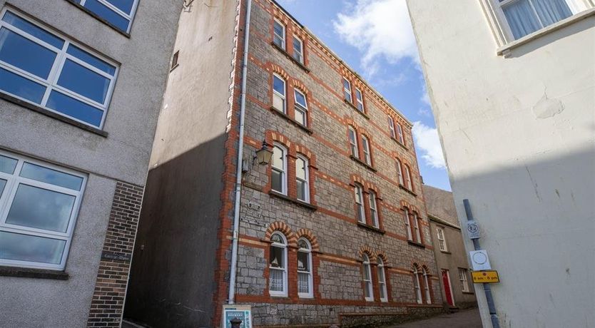 Photo of 2 Bed in Tenby