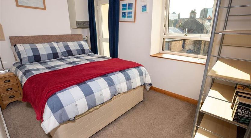 Photo of 2 Bed in Tenby