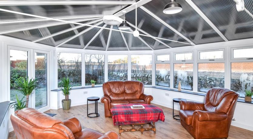 Photo of 5 Bed in Cupar Muir