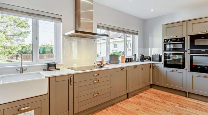 Photo of 5 Bed in Cupar