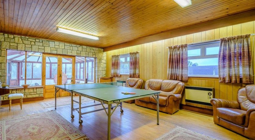 Photo of 5 Bed in Cupar Muir