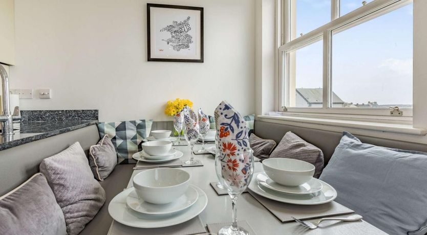 Photo of 3 Bed in Tenby