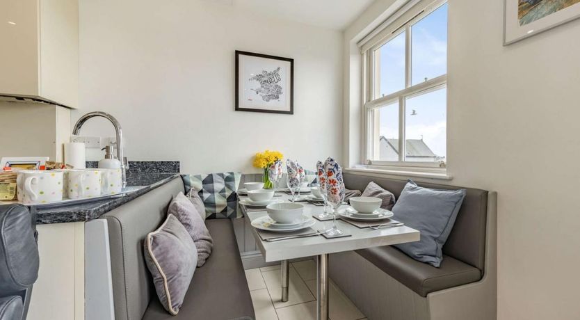 Photo of 3 Bed in Tenby