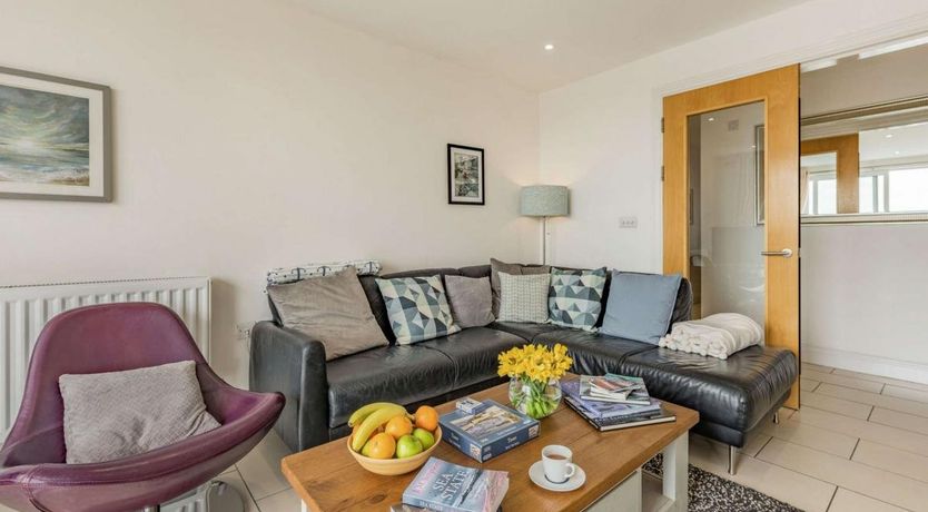 Photo of 3 Bed in Tenby