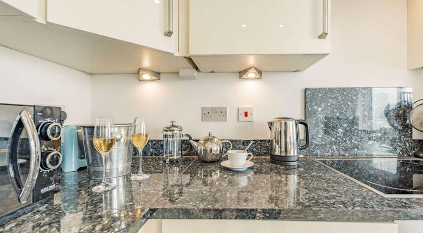 Photo of 3 Bed in Tenby