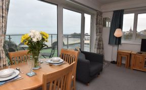 Photo of 1 Bed in Tenby