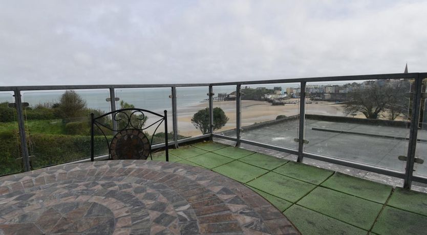 Photo of 1 Bed in Tenby