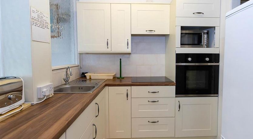 Photo of 1 Bed in Tenby