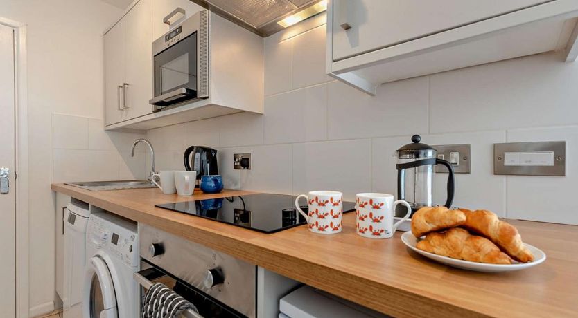 Photo of 2 Bed in Tenby