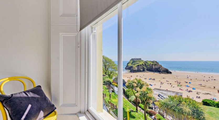Photo of 2 Bed in Tenby