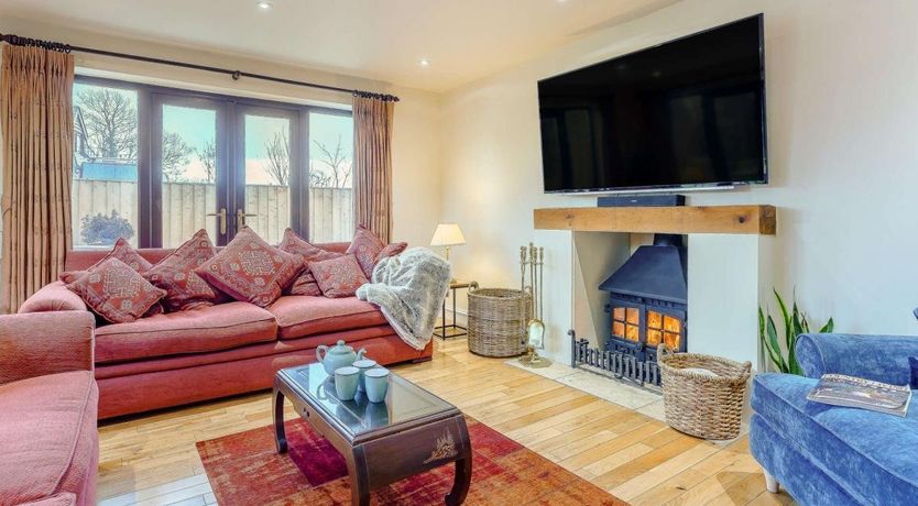 Photo of 4 Bed in Kingsnorth