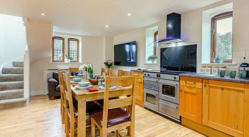 Photo of 4 Bed in Kingsnorth