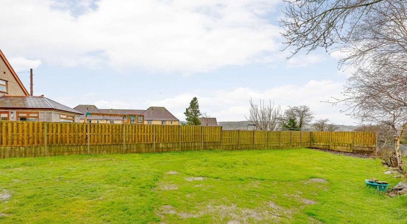 Photo of 4 Bed in Penygroes