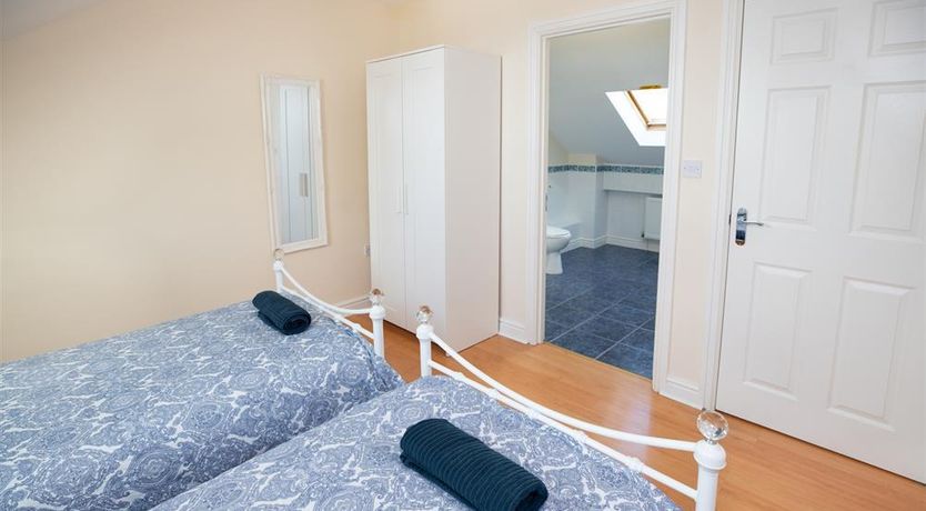 Photo of 3 Bed in Tenby