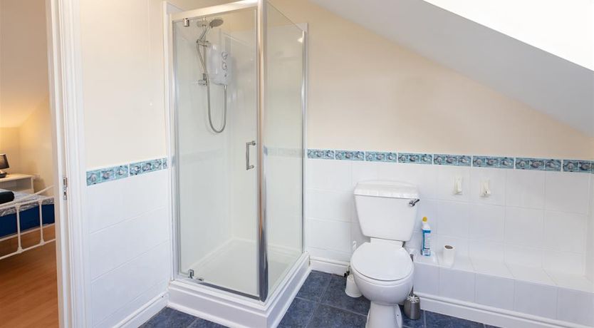 Photo of 3 Bed in Tenby