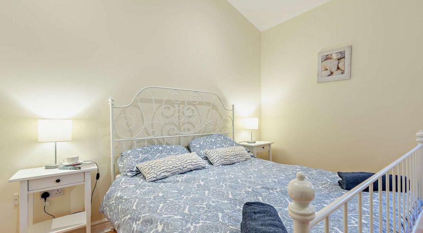 Photo of 3 Bed in Tenby