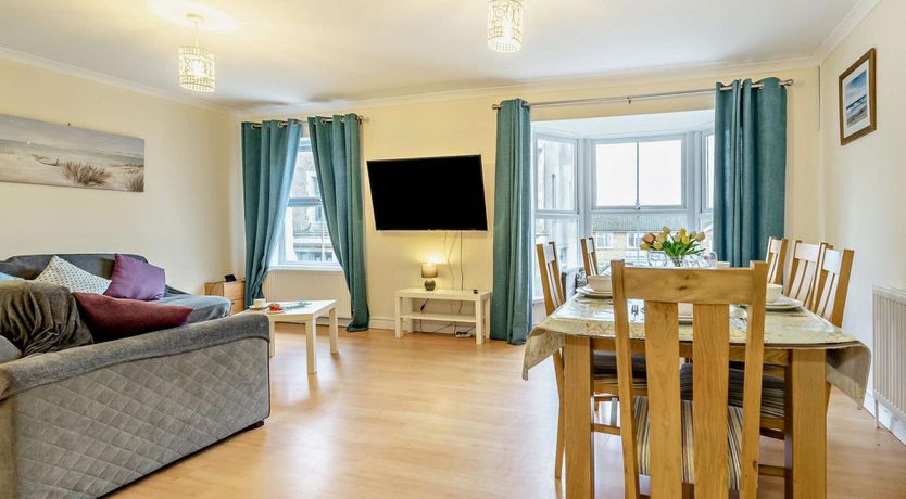 Photo of 3 Bed in Tenby
