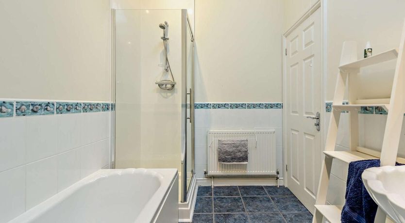 Photo of 3 Bed in Tenby