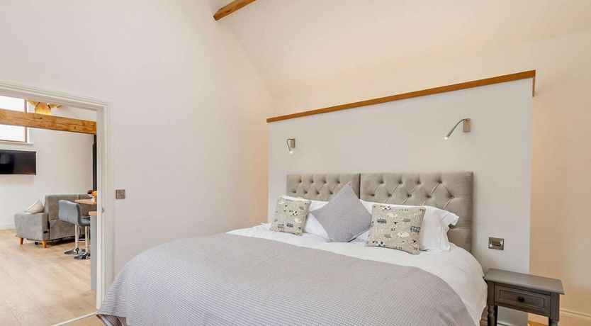 Photo of 1 Bed in Wold Newton