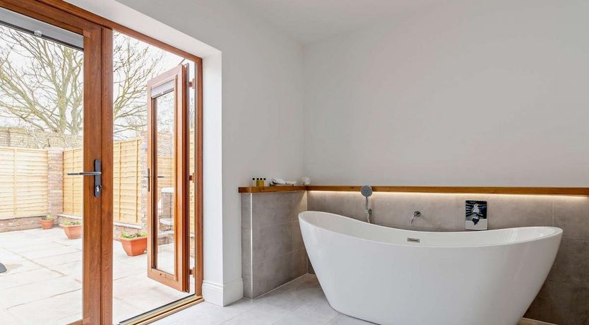 Photo of 1 Bed in Wold Newton