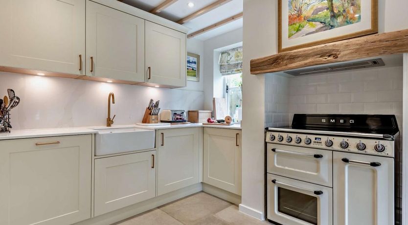 Photo of 3 Bed in Tarrant Monkton