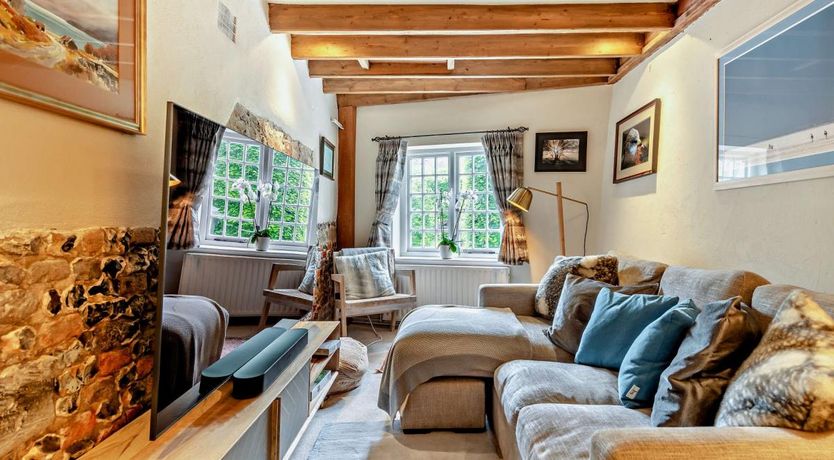 Photo of 3 Bed in Tarrant Monkton