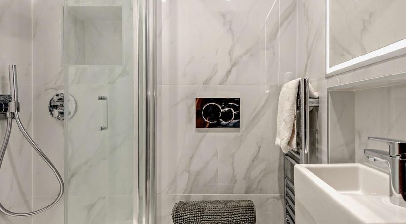 Photo of 3 Bed in Tarrant Monkton