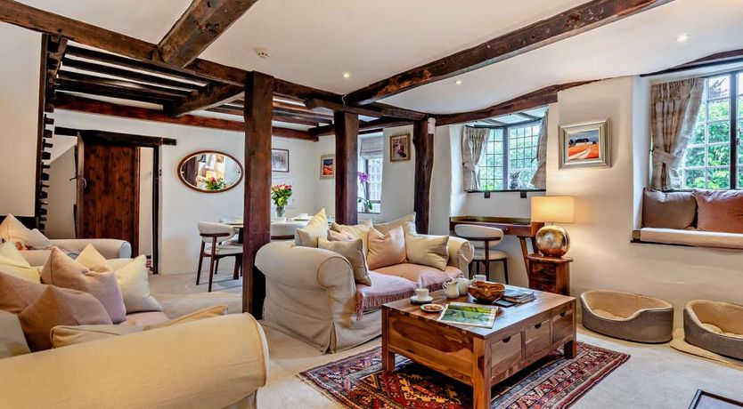 Photo of 3 Bed in Tarrant Monkton