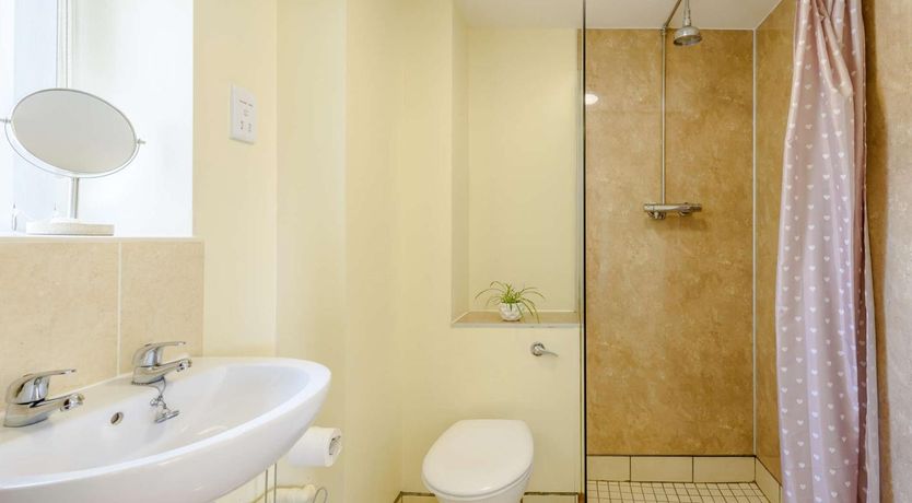 Photo of 1 Bed in Bala