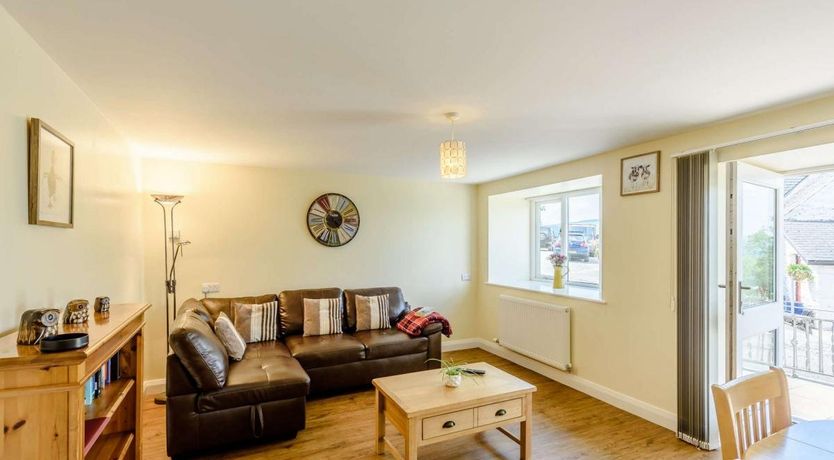 Photo of 1 Bed in Llandderfel