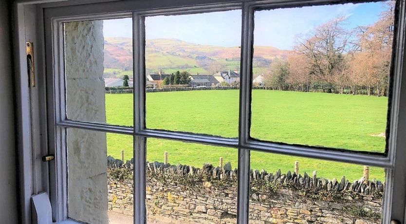 Photo of 2 Bed in High Lorton