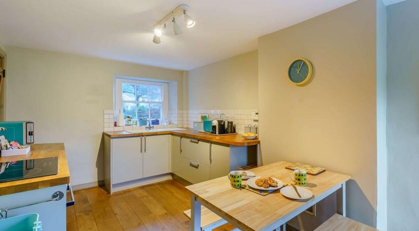 Photo of 2 Bed in High Lorton