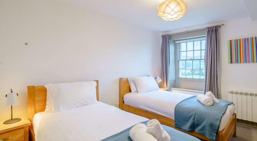 Photo of 2 Bed in High Lorton