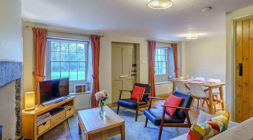 Photo of 2 Bed in High Lorton