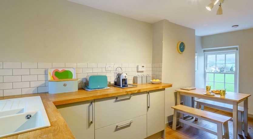 Photo of 2 Bed in High Lorton