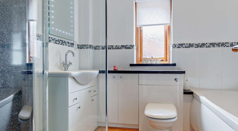 Photo of 2 Bed in West Buckland