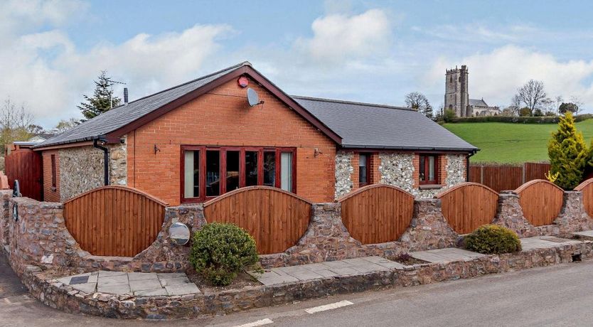 Photo of 2 Bed in West Buckland