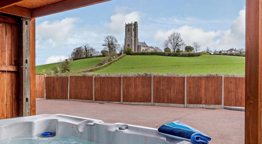 Photo of 2 Bed in West Buckland