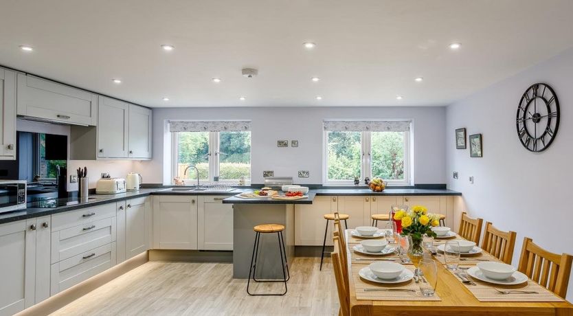 Photo of 3 Bed in Ellerton