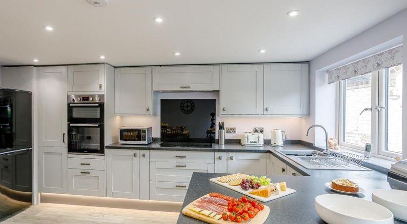 Photo of 3 Bed in Ellerton