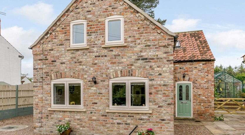 Photo of 3 Bed in Ellerton