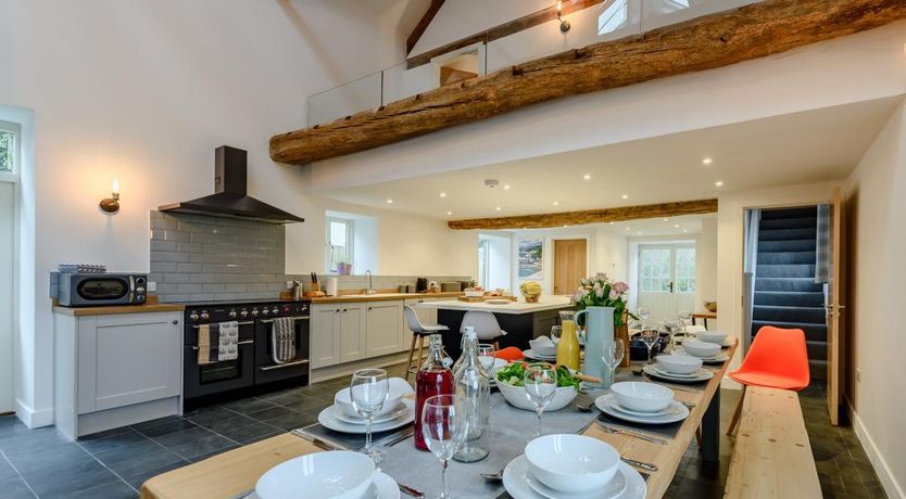 Photo of 6 Bed in Petrockstow