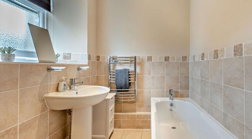 Photo of 1 Bed in Tenby