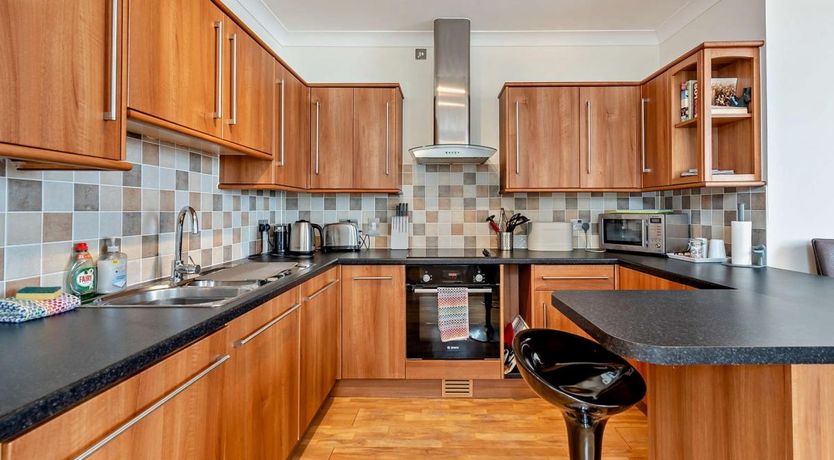 Photo of 1 Bed in Tenby