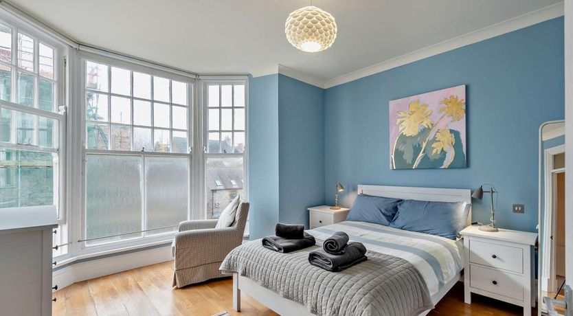 Photo of 1 Bed in Tenby