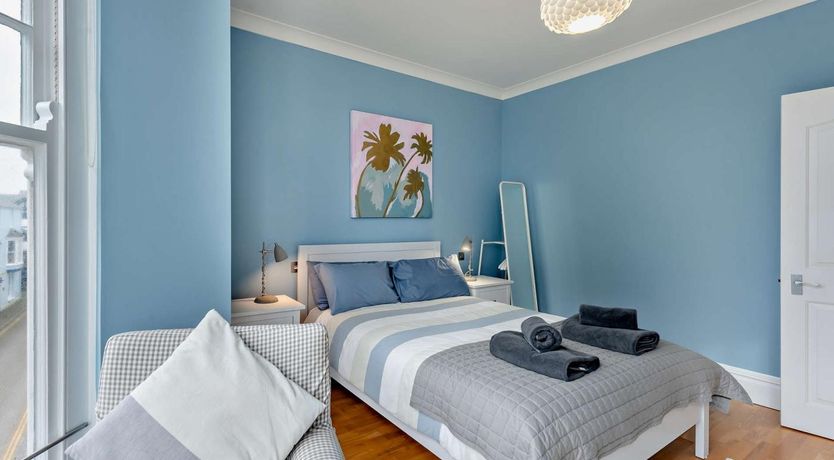 Photo of 1 Bed in Tenby
