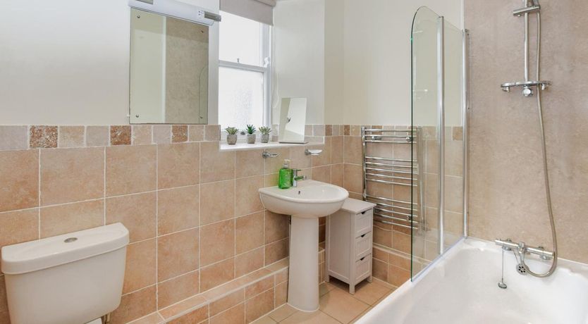 Photo of 1 Bed in Tenby