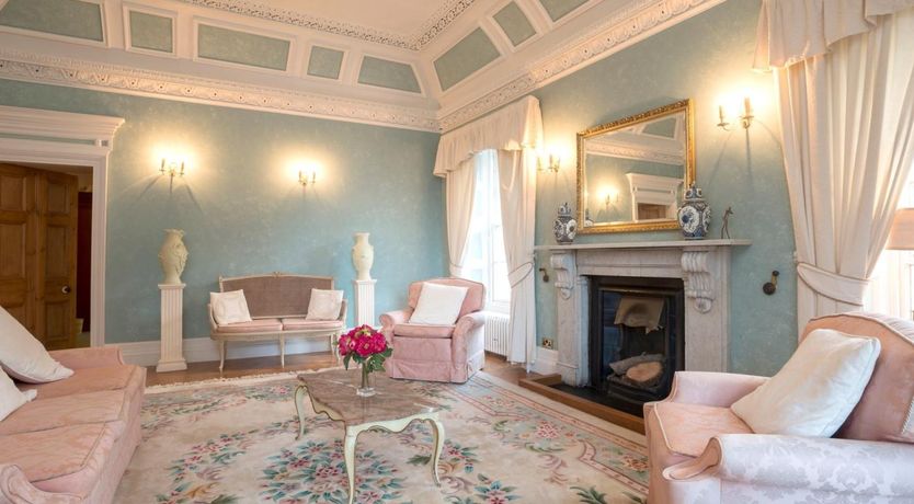 Photo of 12 Bed in Tain