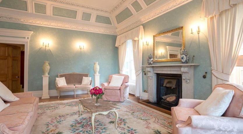 Photo of 12 Bed in Balnabruaich